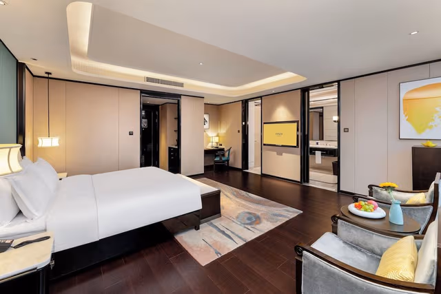 Suite, 1 King Bed