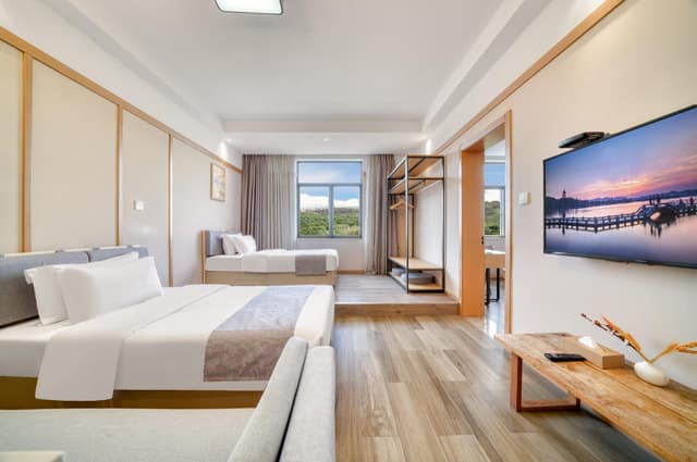Family Room for 4 Adults