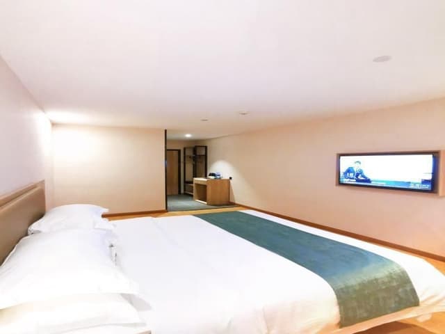 GTR - 1 Bed Guest Room no Window