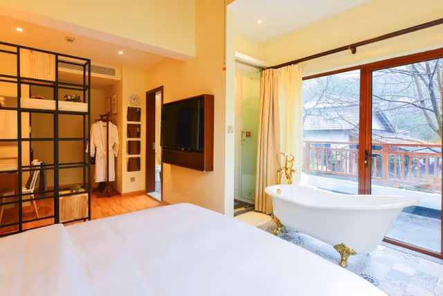 Balcony Room