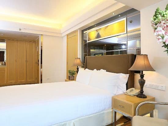 Standard Queen Room