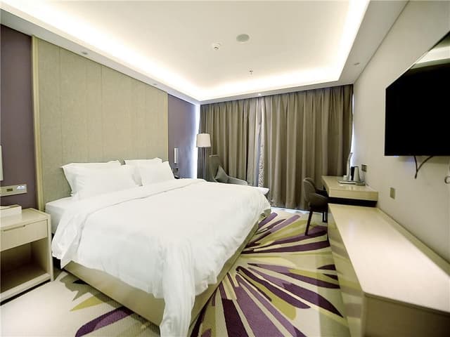 Business Queen Room