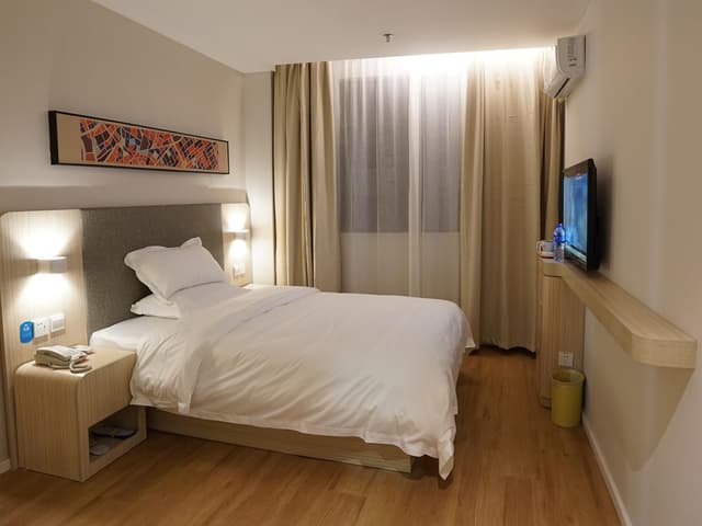 Huazhu - Superior BedRoom
