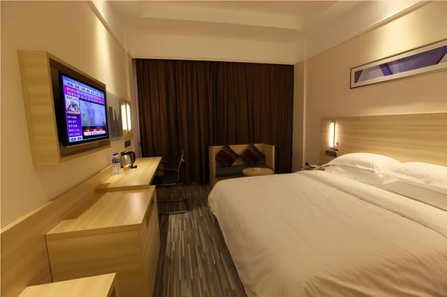 Business Queen Room