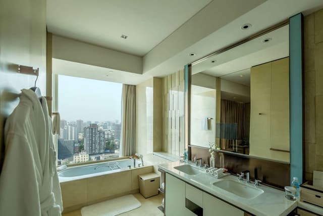 1 KING DELUXE ROOM
