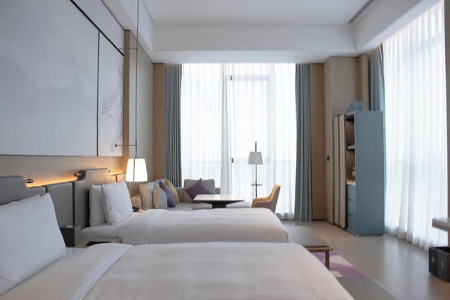 Studio, 2 Twin Beds, City View