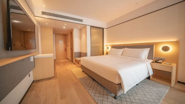 Premium Room, 1 King Bed