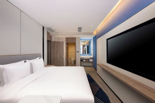 1 King Bed 1 Bedroom Suite
