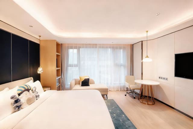 Standard Room, 1 King Bed (High Floor)