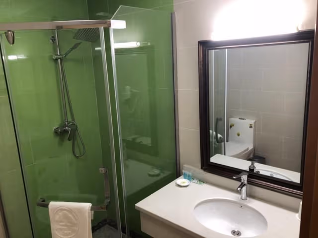 Feature Queen Room