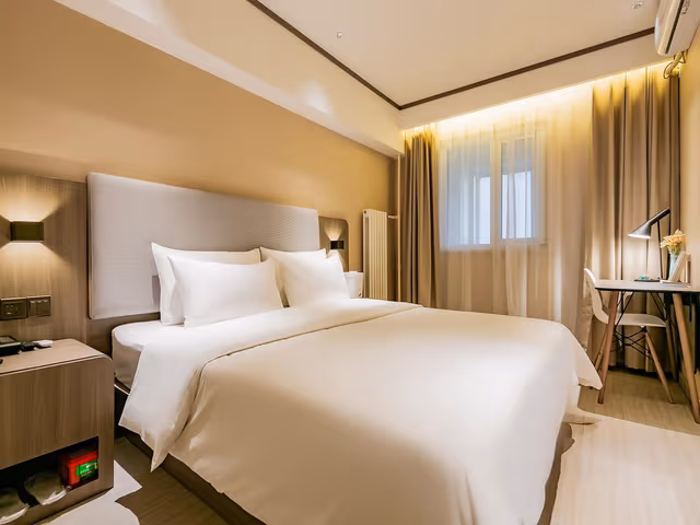 Huazhu - Superior BedRoom
