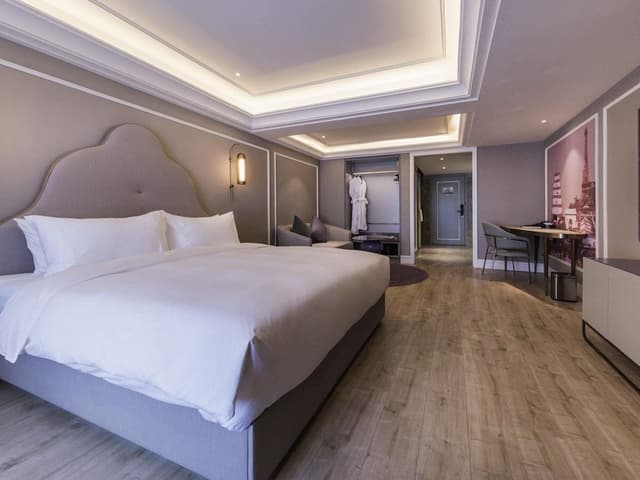 Privilege, Room, 1 King Bed