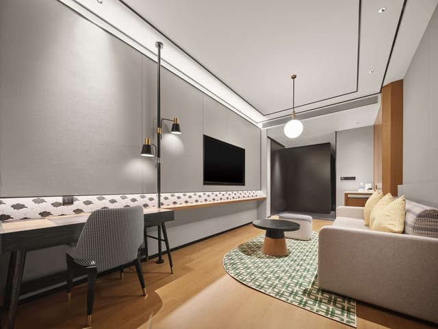 KING DELUXE SUITE
