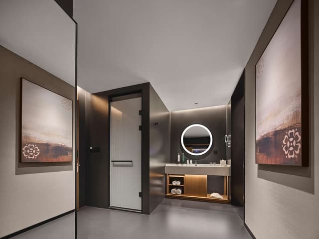 TWIN DELUXE ROOM
