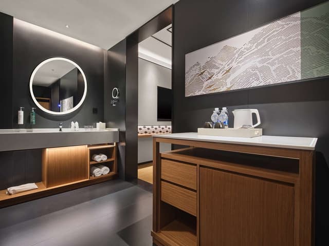 KING DELUXE ROOM