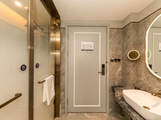 Deluxe Room, 1 King Bed