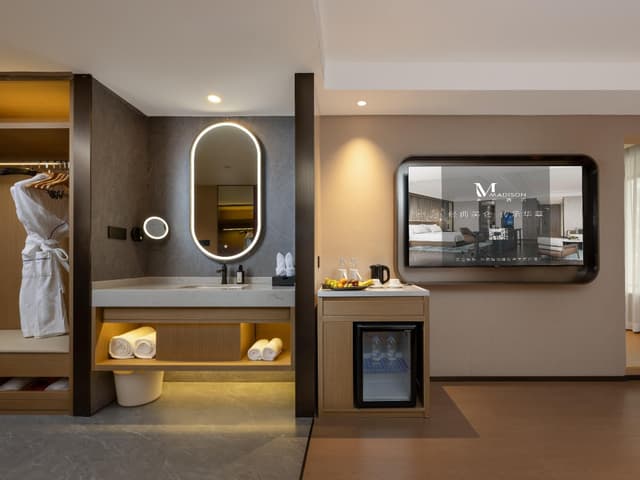 Huazhu - Deluxe Twin Room