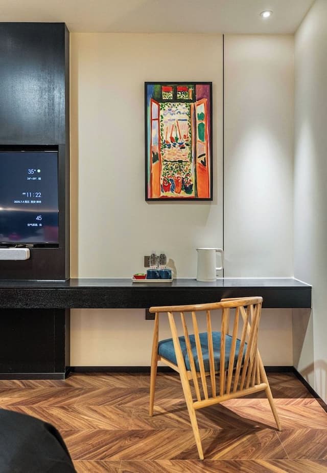 Deluxe King Room