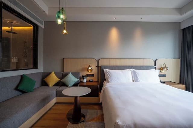 Standard Room, 1 King Bed