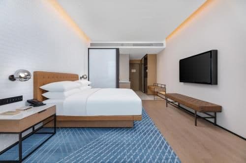 Superior, Guest room, 1 King, City view