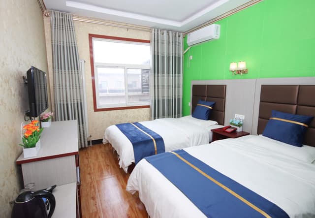 Deluxe Twin Room