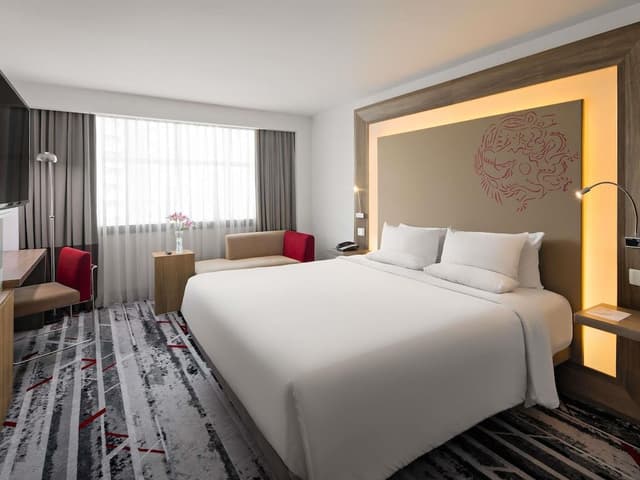Premier Room, 1 King Bed, Executive Level (Executive)