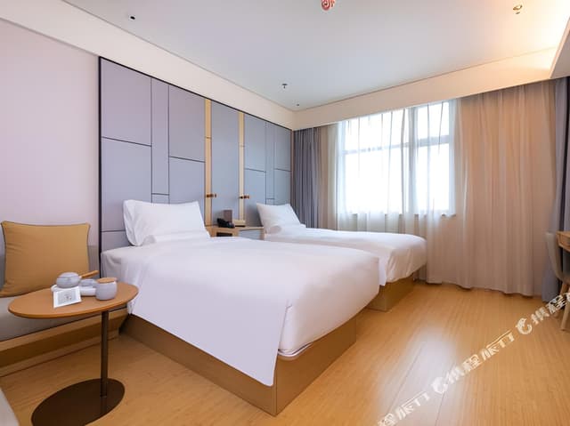 Zero Pressure double Bed Room