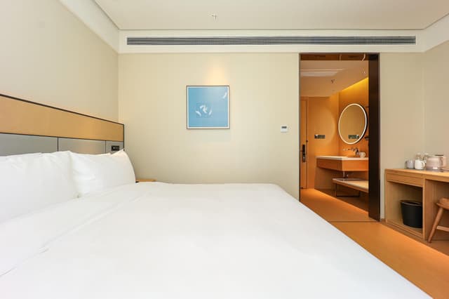 Huazhu - Superior BedRoom