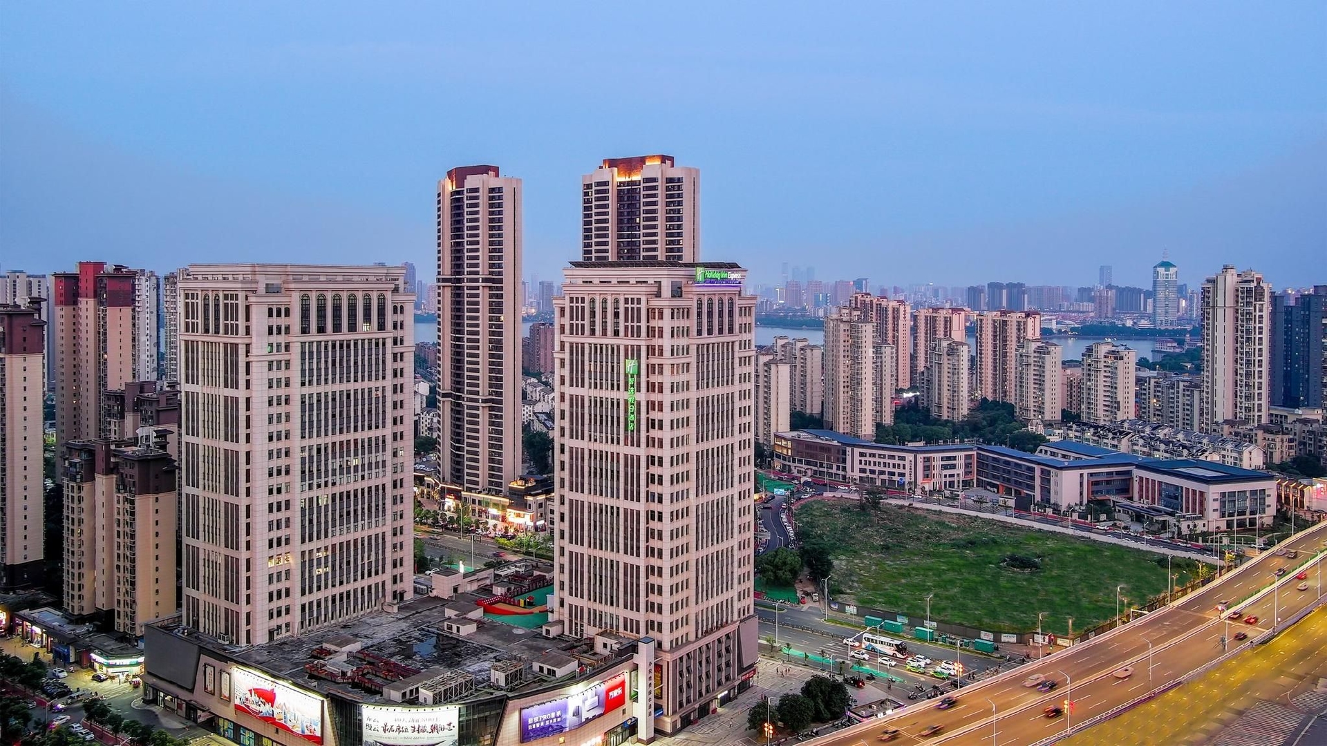 ฮอลิเดย์ อินน์ เอ็กซ์เพรส หนานฉาง ชิงซาน เลควิว (Holiday Inn Express Nanchang Qingshan Lake View)1