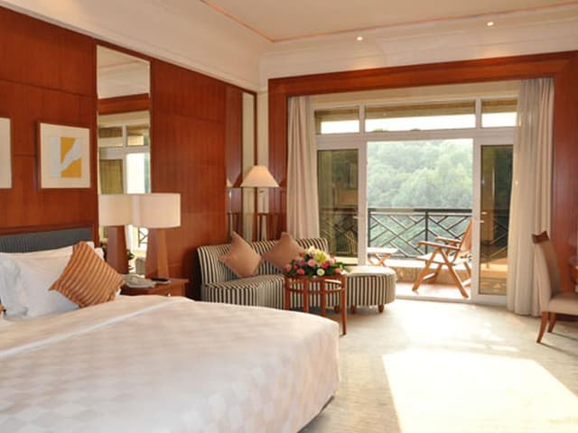 Deluxe Queen Room