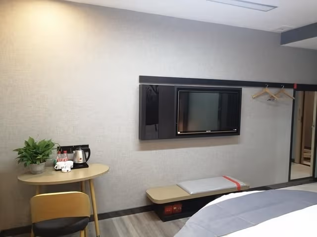 Custom Round Bed Room
