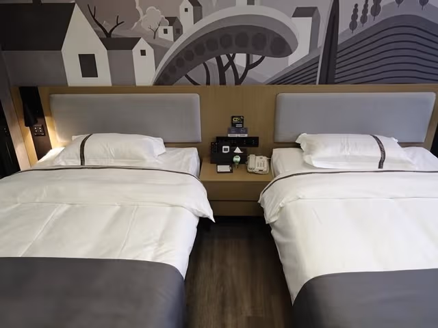 Twin Deluxe Room