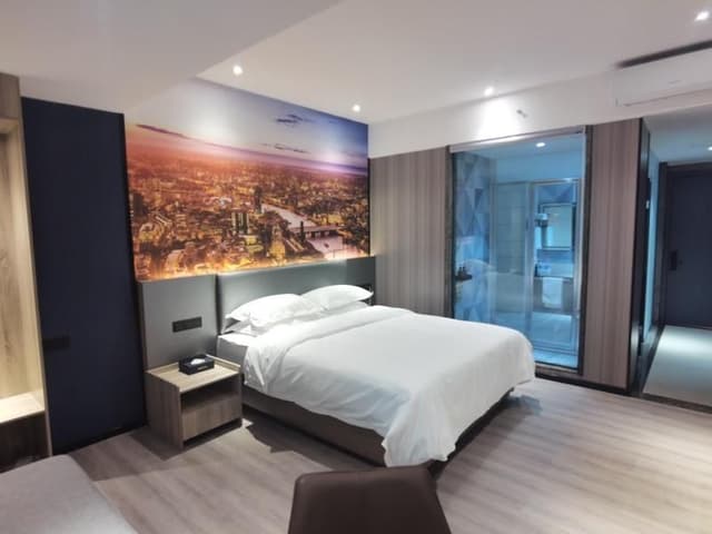 Senior Suite