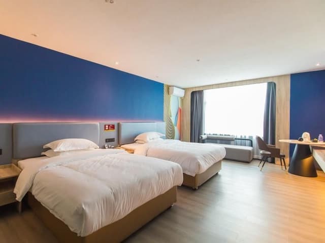 Twin Business Room