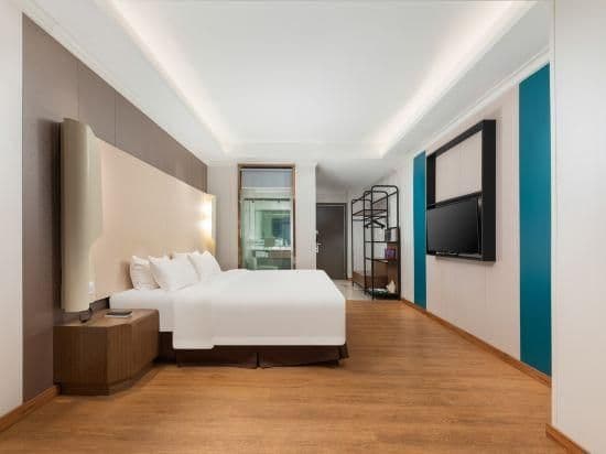 WH - Deluxe Bed Room