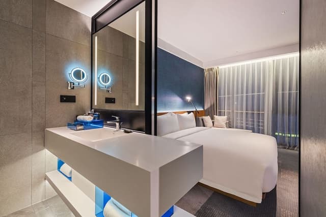 Standard Room, 1 King Bed