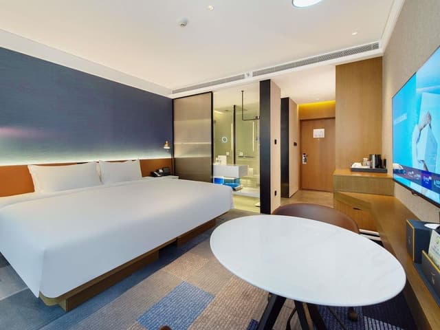 Superior Room, 1 King Bed