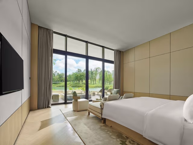 Presidential Onsen Pool Villa