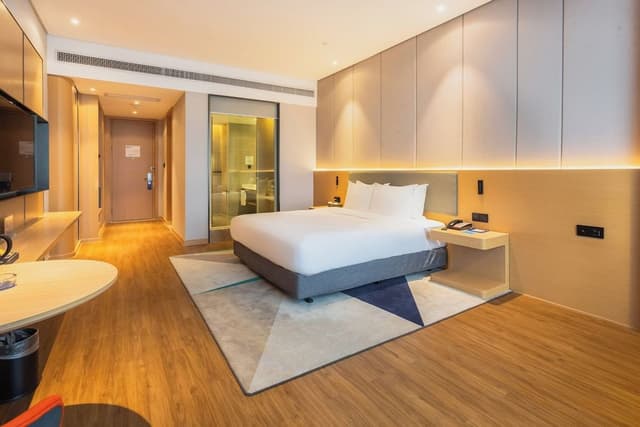 Standard Room, 1 King Bed (Extra Floor Space)