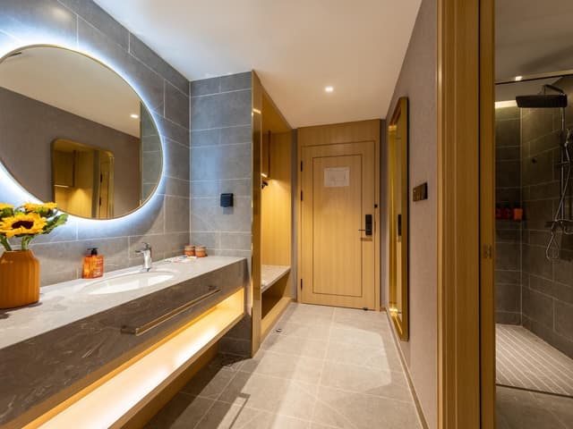 Huazhu - Deluxe Twin Room