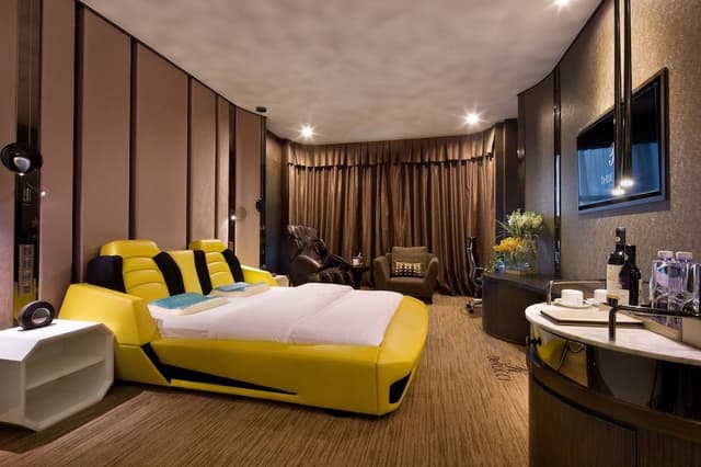 Signature Room