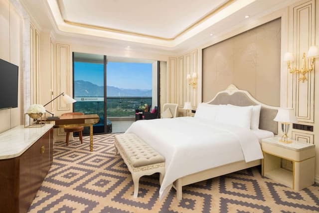 Presidential Suite, Multiple Beds, Smoking (Hot Spring View)