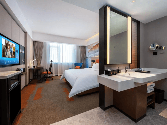Comfort Queen Room