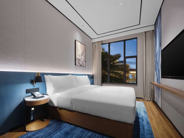 KING DELUXE SUITE