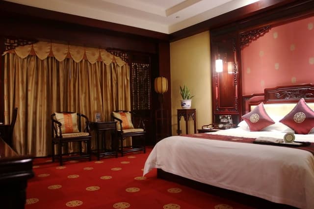 Deluxe Suite