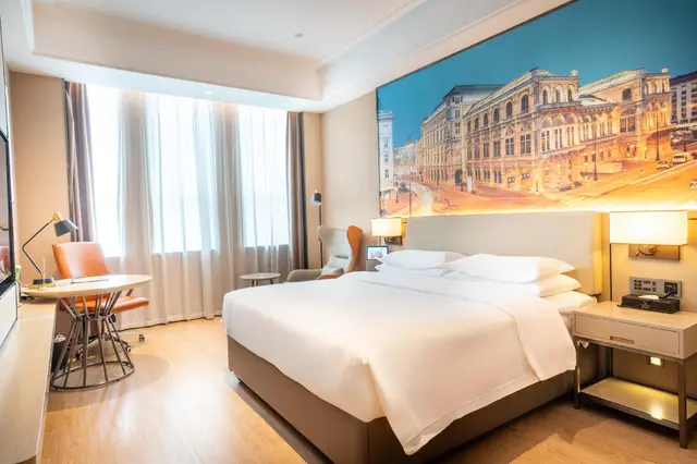 Business King Room
