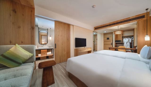 Standard Room, 2 Double Beds (High Floor)