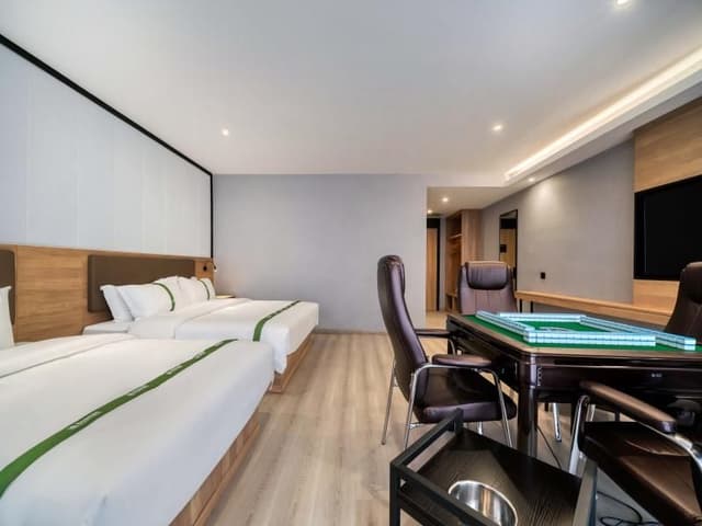 GTI - Guest Room, Chess