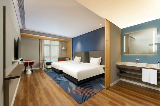 Standard Room, 2 Twin Beds, City View