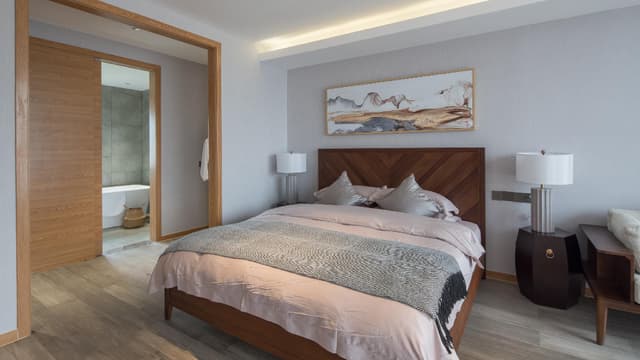 Queen Room with View